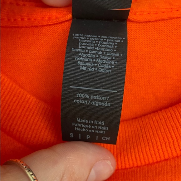 Gildan Orange Short Sleeve Tee with Tropical Frog Graphic - Picture 4 of 6